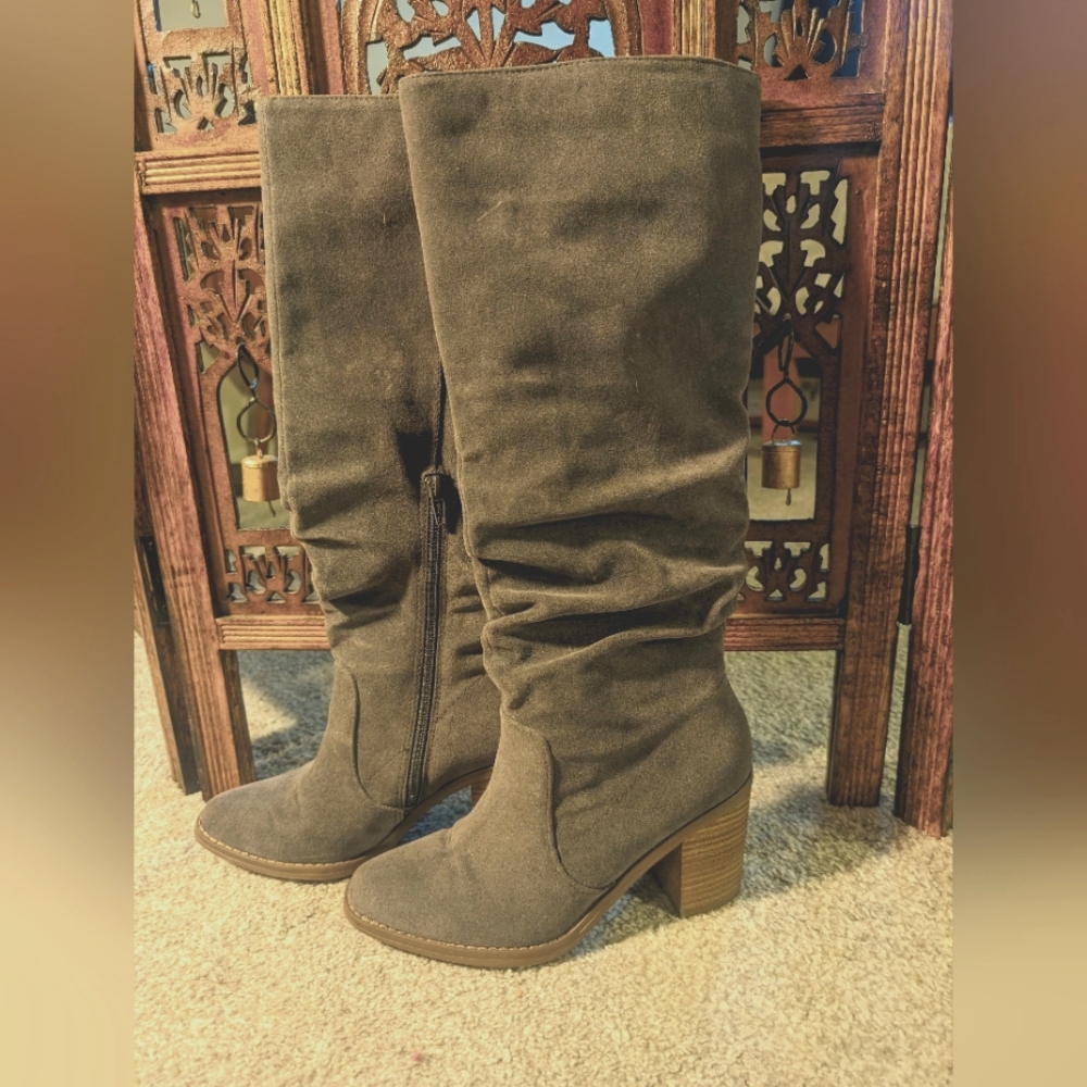 A New Day Gray Slouchy Boots size 7.5